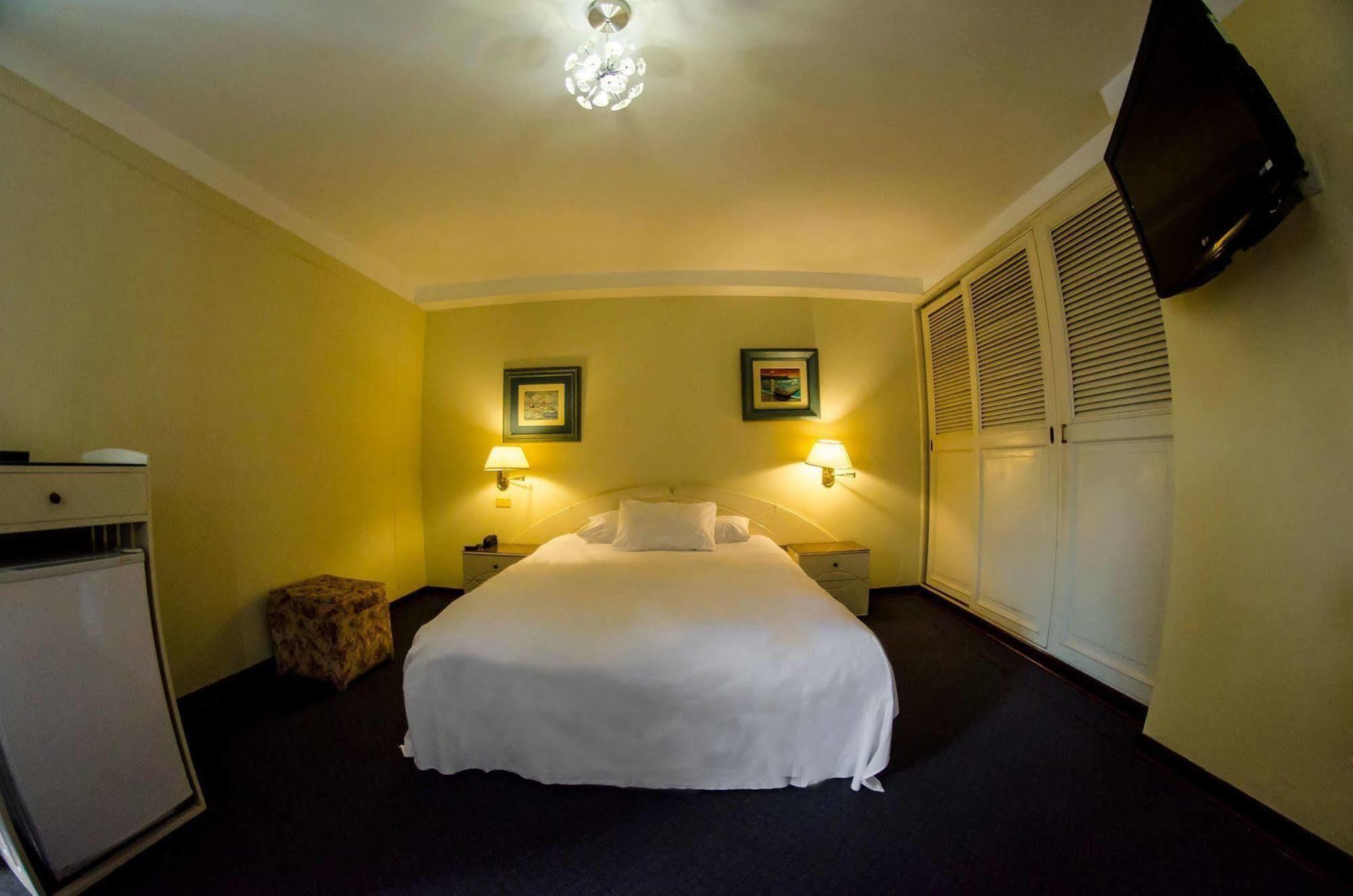 Gran Bolivar Hotel - Trujillo, Peru מראה חיצוני תמונה