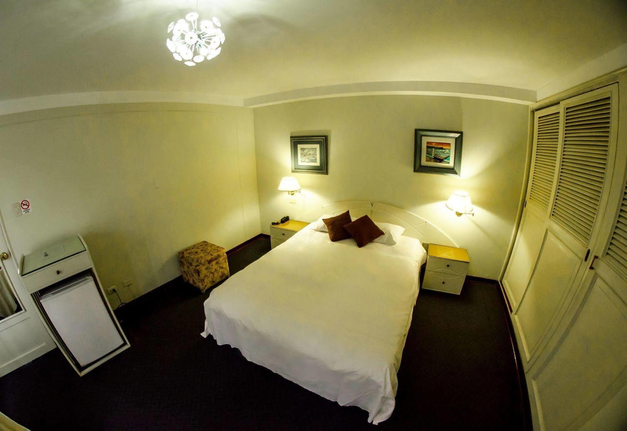 Gran Bolivar Hotel - Trujillo, Peru מראה חיצוני תמונה